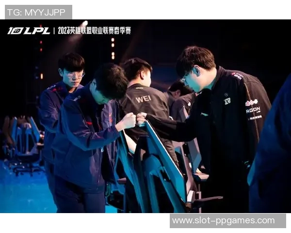 电竞新闻赛后分析JDG与RNG团队协作的关键因素与战术执行